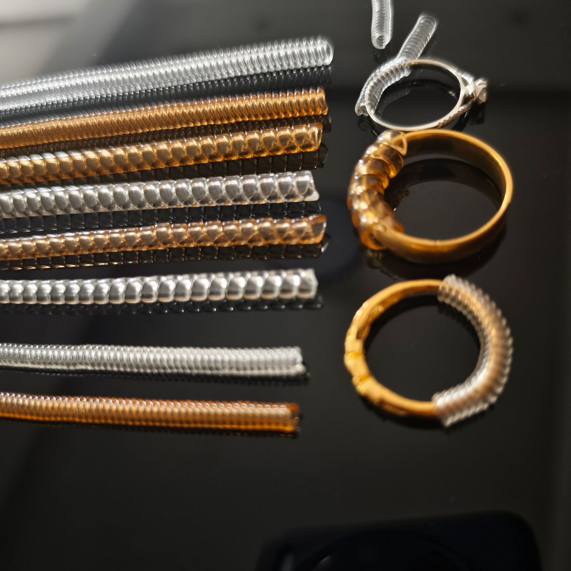 跨境爆款金色透明戒指调大小隐形戒指调节神器透明弹簧戒指缠绕绳