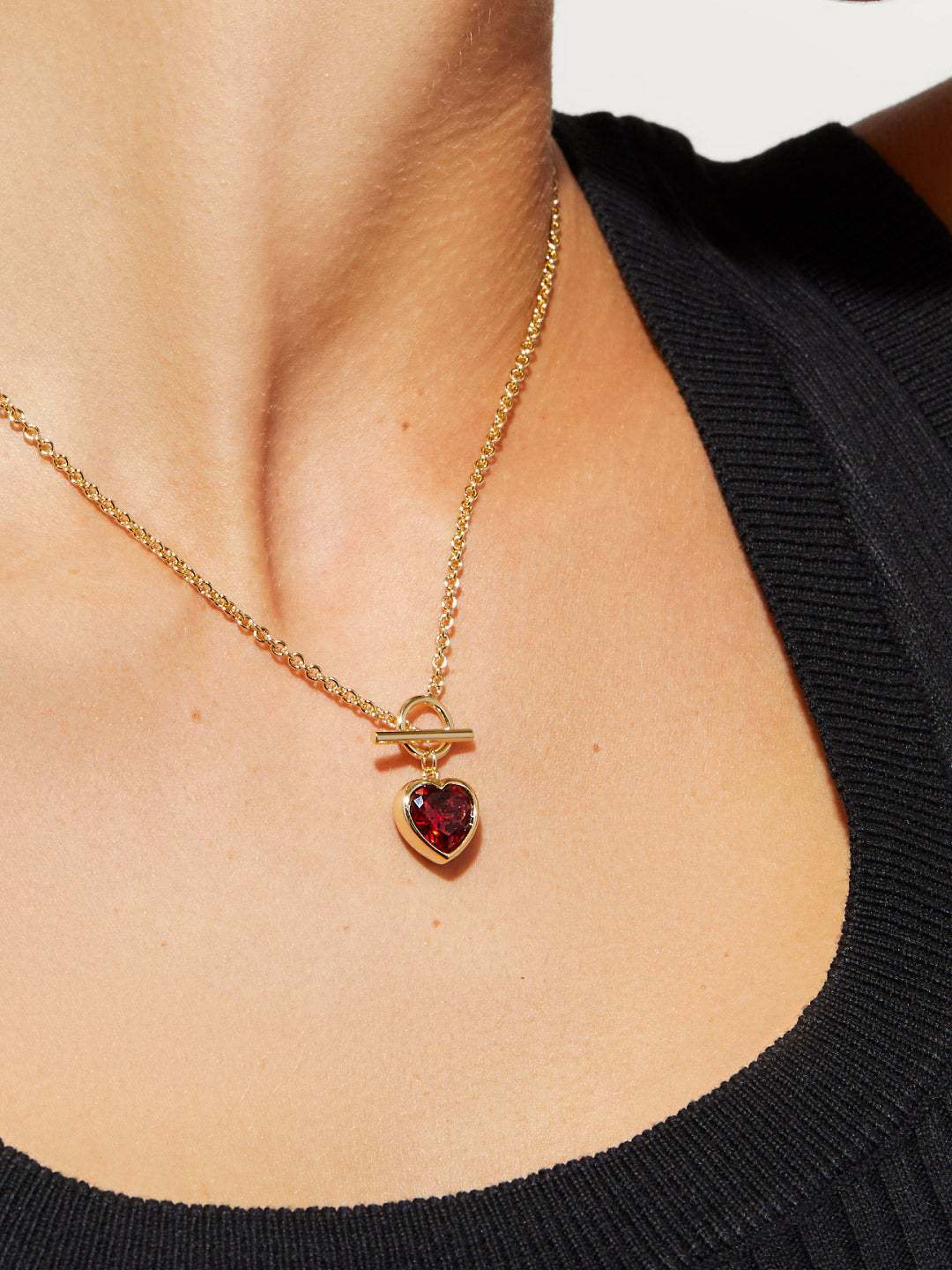 Simple Retro Dark Red Peach Heart Pendant Necklace Zircon Inlaid OT Buckle Necklacepicture5