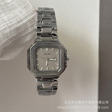 �¿����־��Ů�� ���|�߼��ښ��|���s�r��ins��Ůʿ��