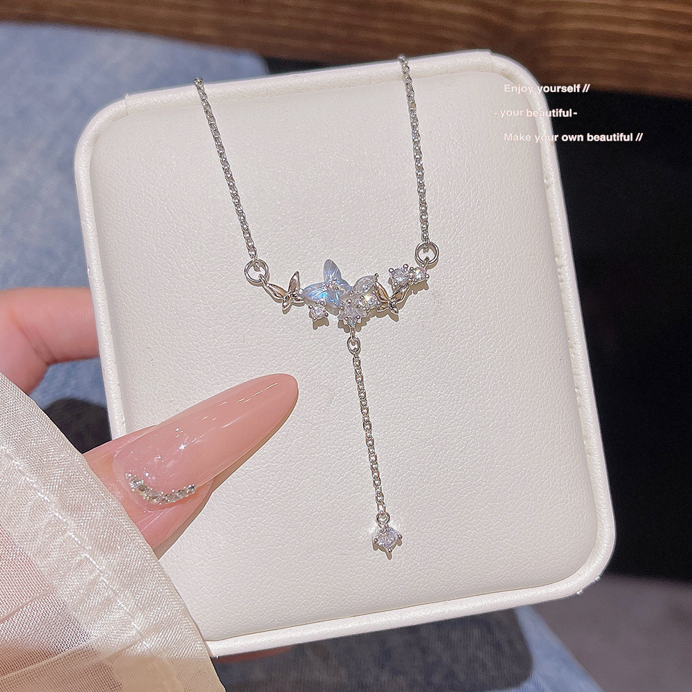 锆石蝴蝶流苏项链轻奢小众ins百搭高级感气质钛钢锁骨链时尚颈链