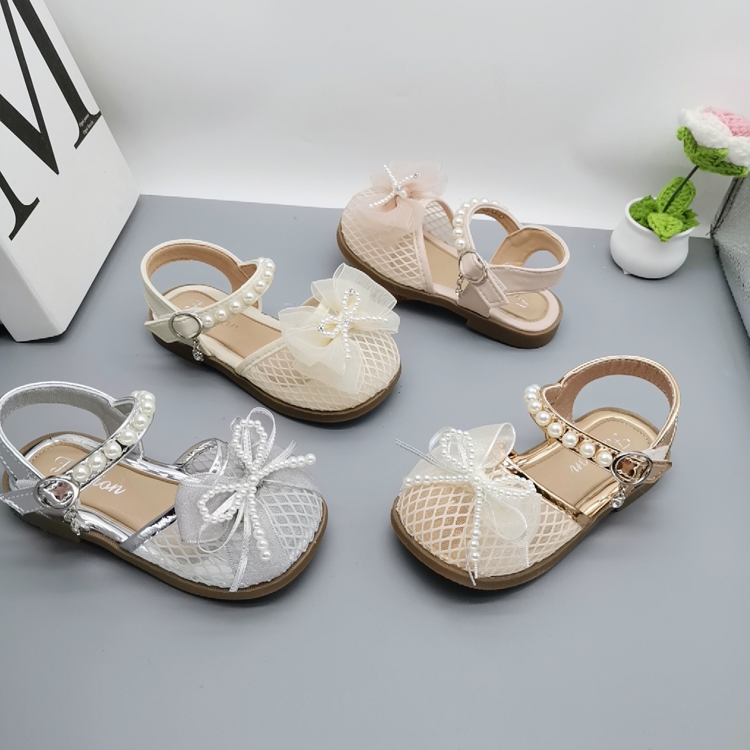 28-33 Baotou de verano pegado frío retro mujer tesoro a través de la red zapatos casuales zapatos de princesa tendón de toro antideslizante