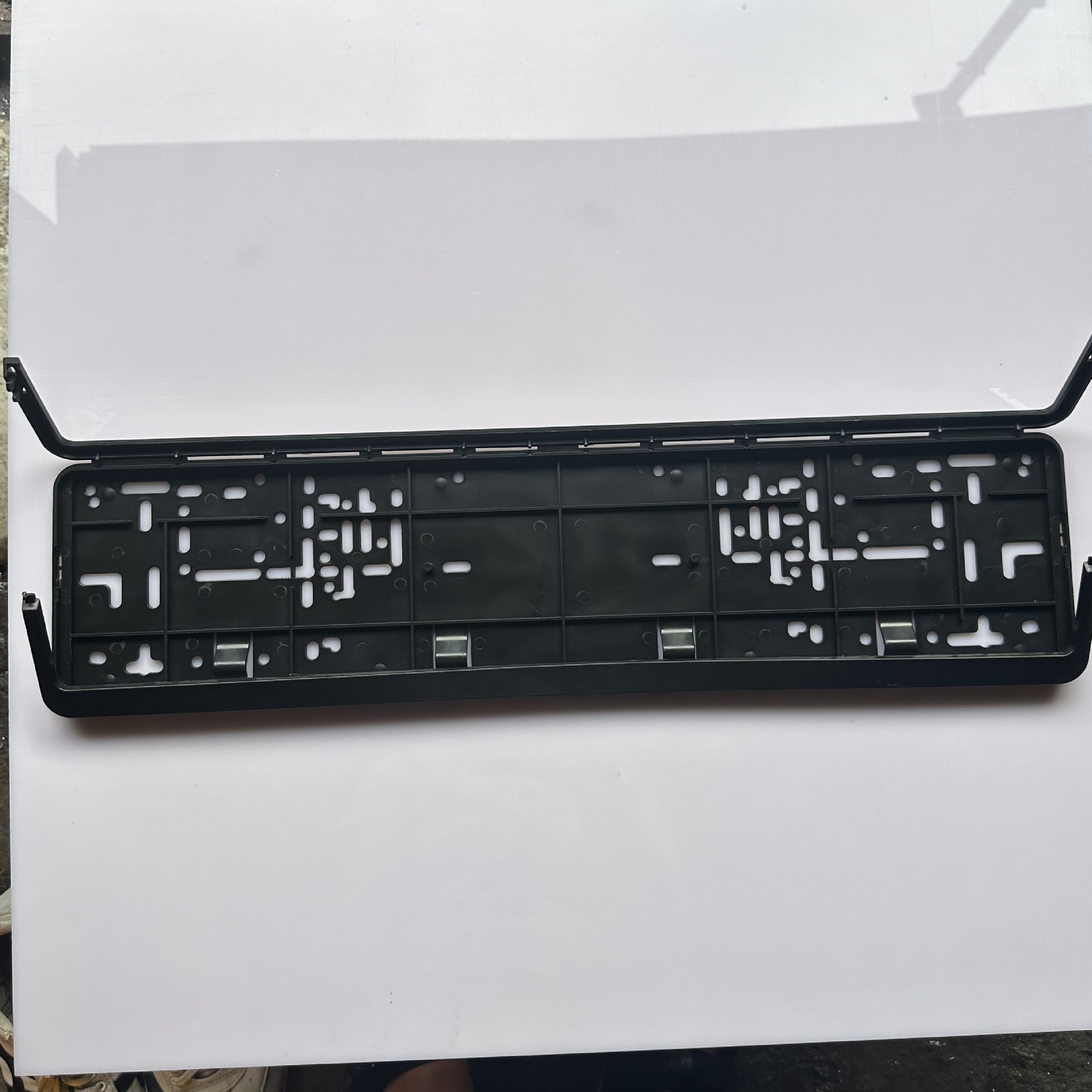 Cross-Border Exclusive Hot-Selling Middle Eastern License Plate Holder European License Plate Holder European License Plate Frame Pp Plastic License Plate Frame Manufacturer