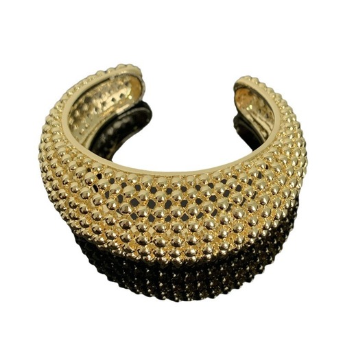 Bean-shaped French-style vintage intricately crafted hollow round-bead open bracelet—delicate, niche, and effortlessly chic for women.