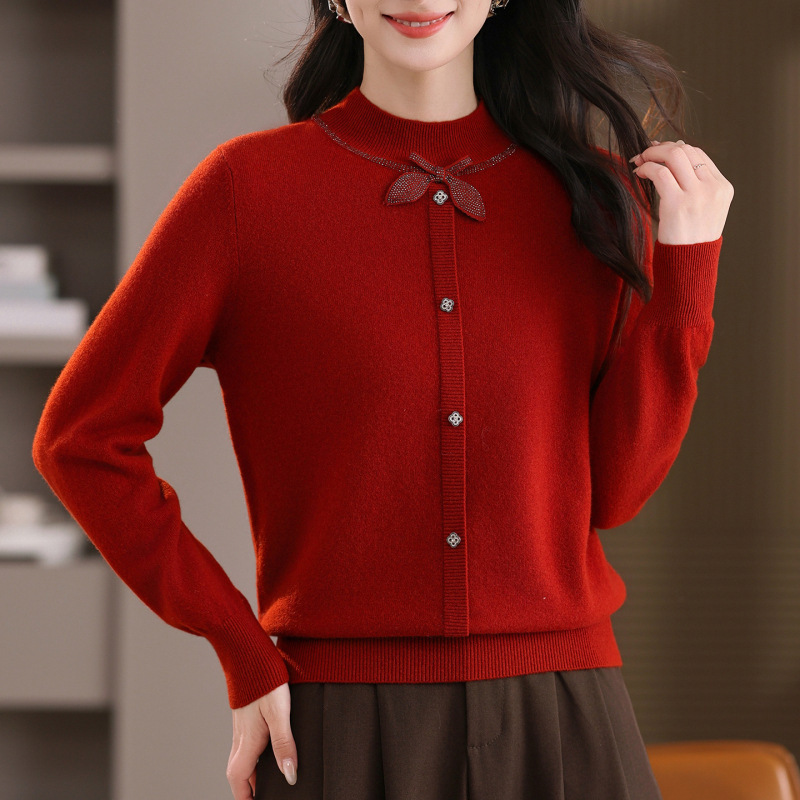 Autumn and Winter New Round Neck Pure Wool Sweater for Women with Warm Rhinestone Embellishments, Bow Pullover Knit Top