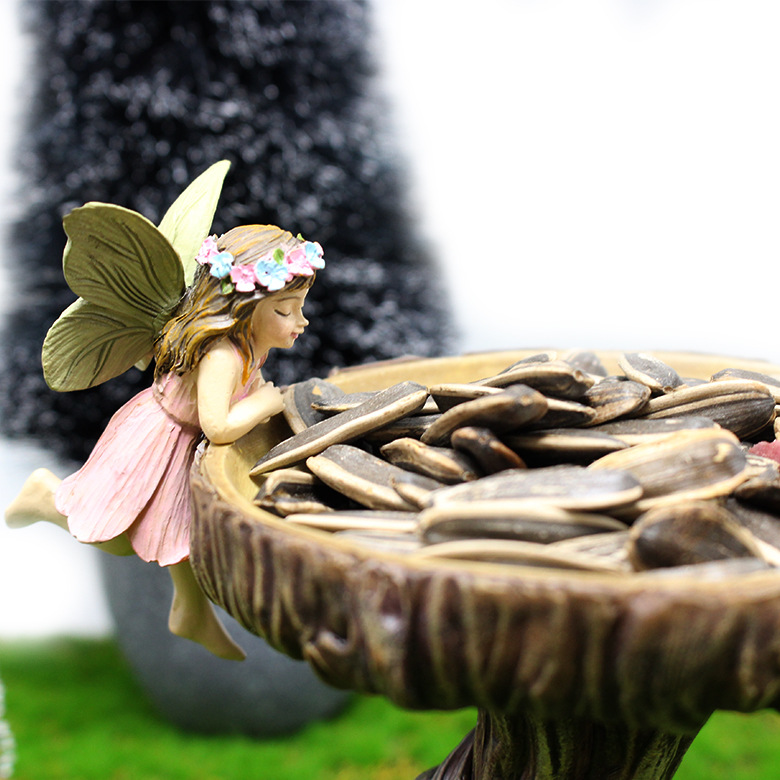   spring and summer new little Angel elf bird feeder outdoor resin crafts courtyard outdoor decoration