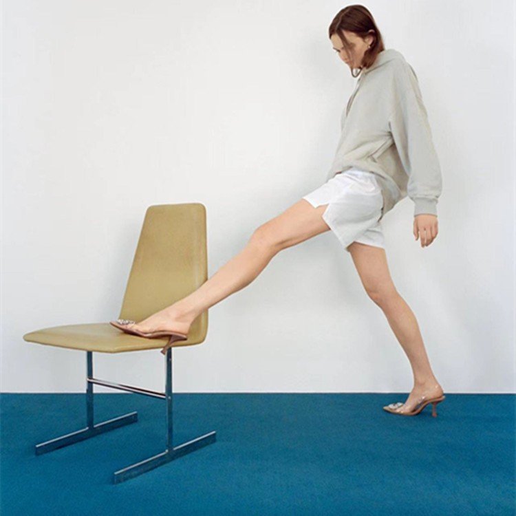 Pointed Toe Feature
