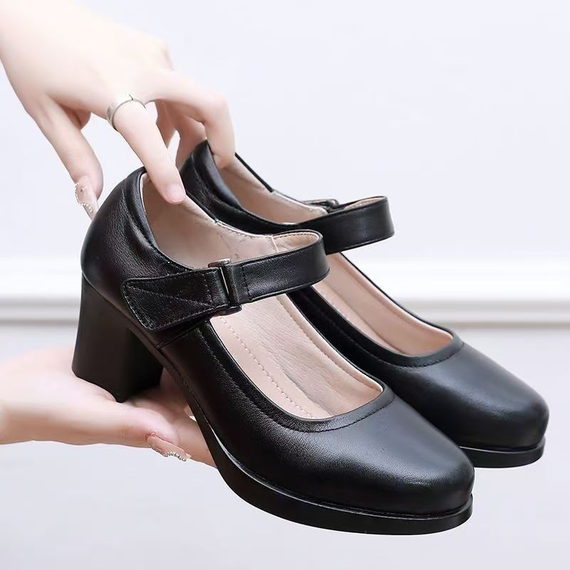 2026 zapatos de desfile de tacones medios poco profundos de cabeza redonda tacones gruesos cómodos zapatos de trabajo femeninos de tendón de toro zapatos madre