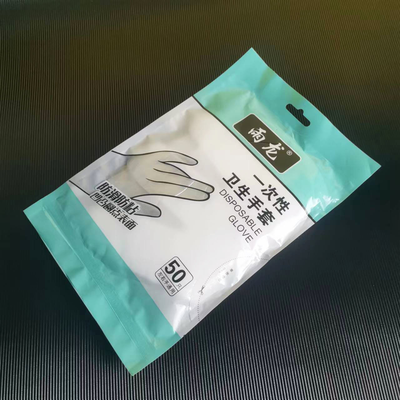 Disposable Thickened Plastic Kitchen Food Sanitary Transparent Gloves PE for BBQ Catering and Home Takeout