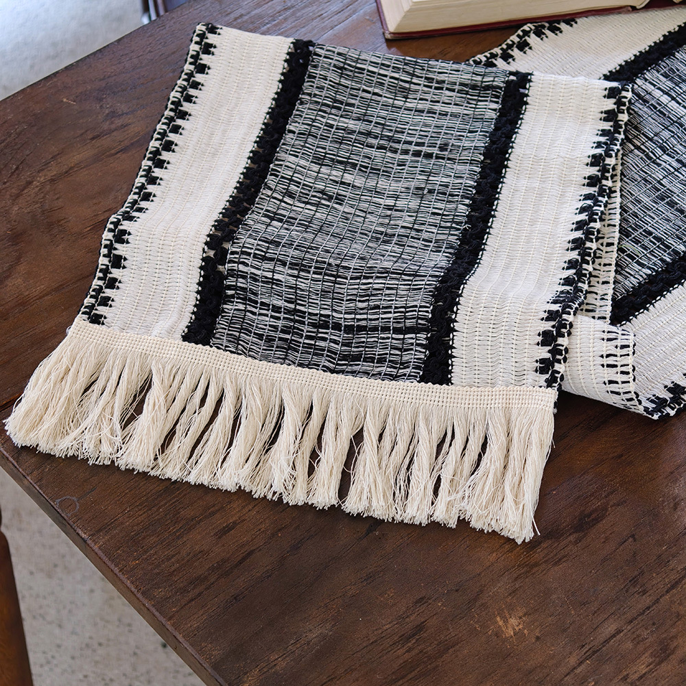 Bandera de mesa bohemia tela de algodón tejida de ganchillo hueco fresa toallas de mesa mesa de té mesa de comedor