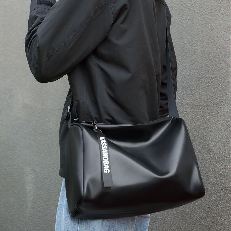 2024 new large-capacity crossbody bag, trendy men's gym bag, men's soft leather fashion shoulder bag, suitable for business trips and travel 2024 new large-capacity crossbody bag, trendy men's gym bag, men's soft leather fashion shoulder bag, suitable for business trips and travel