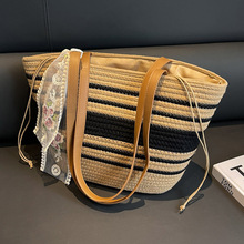 �¿�W�t�ֹ����������r�Іμ��Ů������С���ٴ�ˮͰ�ݾ���