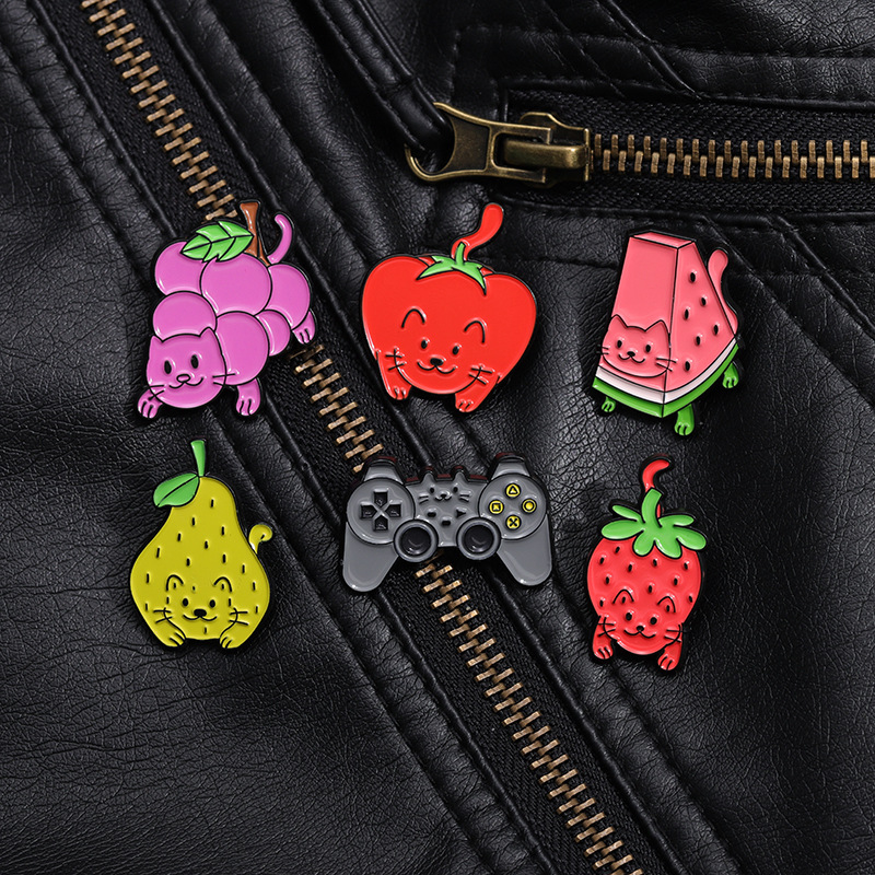 Cartoon Style Cute Sweet Fruit Strawberry Watermelon Zinc Alloy Plating Unisex Brooches display picture 10