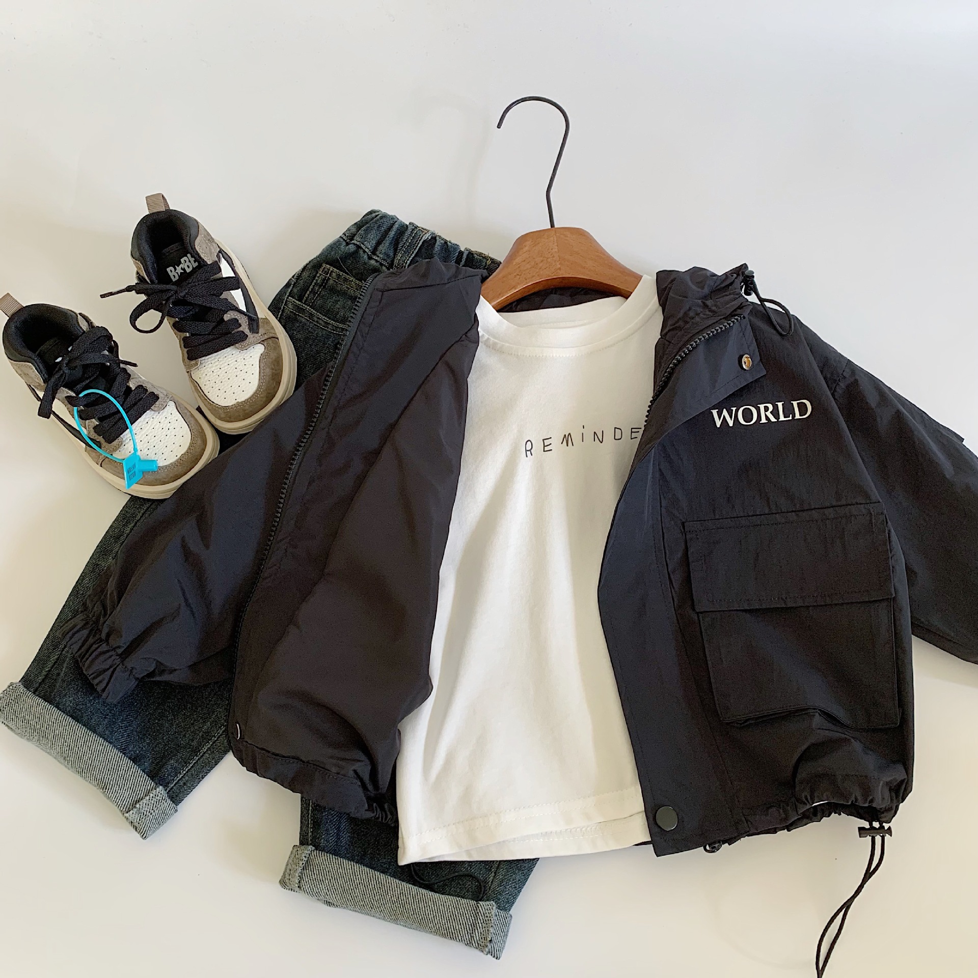 Mai Bao chaqueta infantil 205 primavera y otoño nueva chaqueta de estilo extranjero para niños de mediano y medio estilo coreano guapo traje de asalto universal