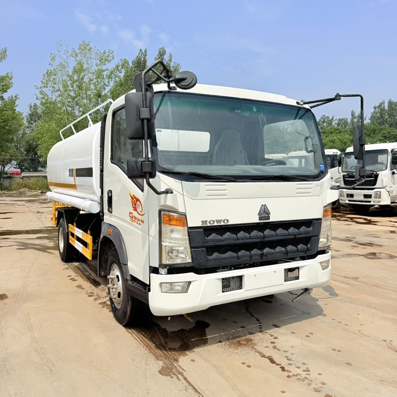 SINOTRUK HOWO National III Water Sprinkler Truck, 5-Cubic-Meter Water Tanker, Sanitation Water Sprinkler Truck, Cross-Border Export Water Sprinkler Truck