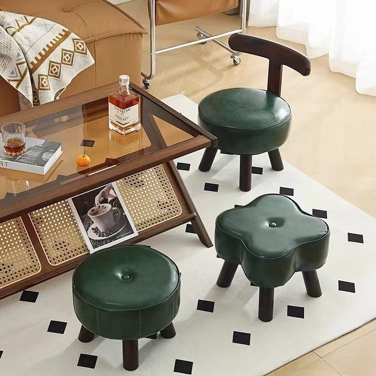 Маленькие табуретки для домашних детей могут вращаться со спинкой