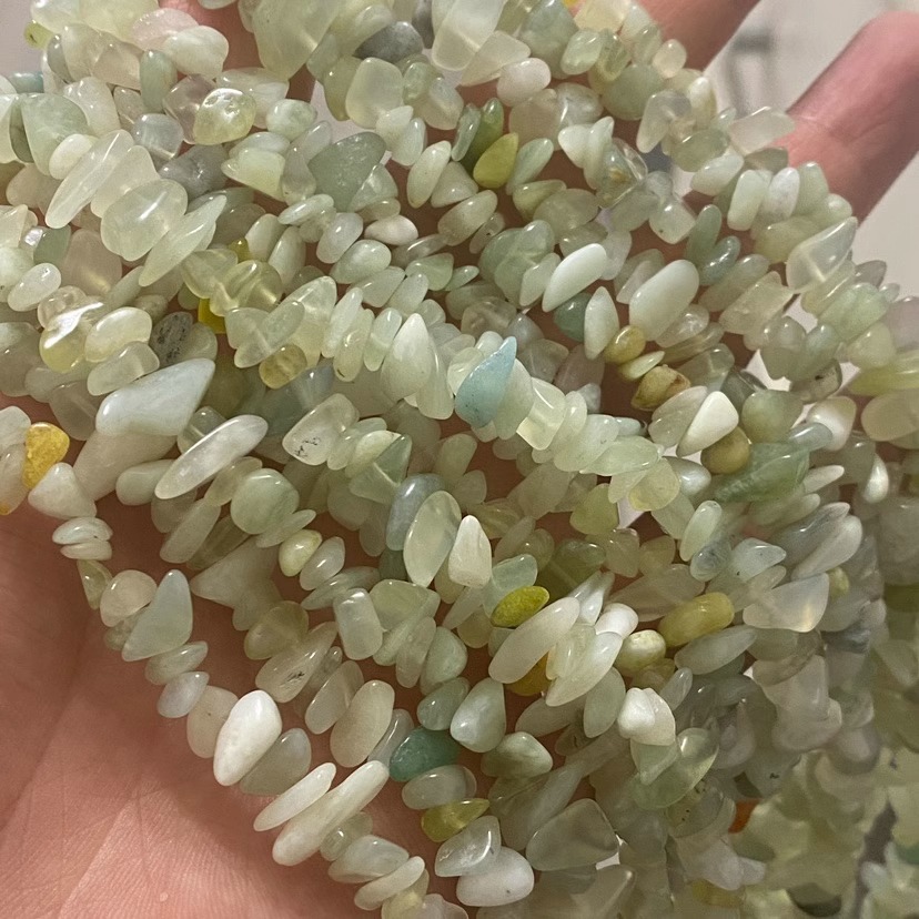 천연 녹색 산 옥 자갈 긴 끈 자갈 5-7mm 길이 약 85cm