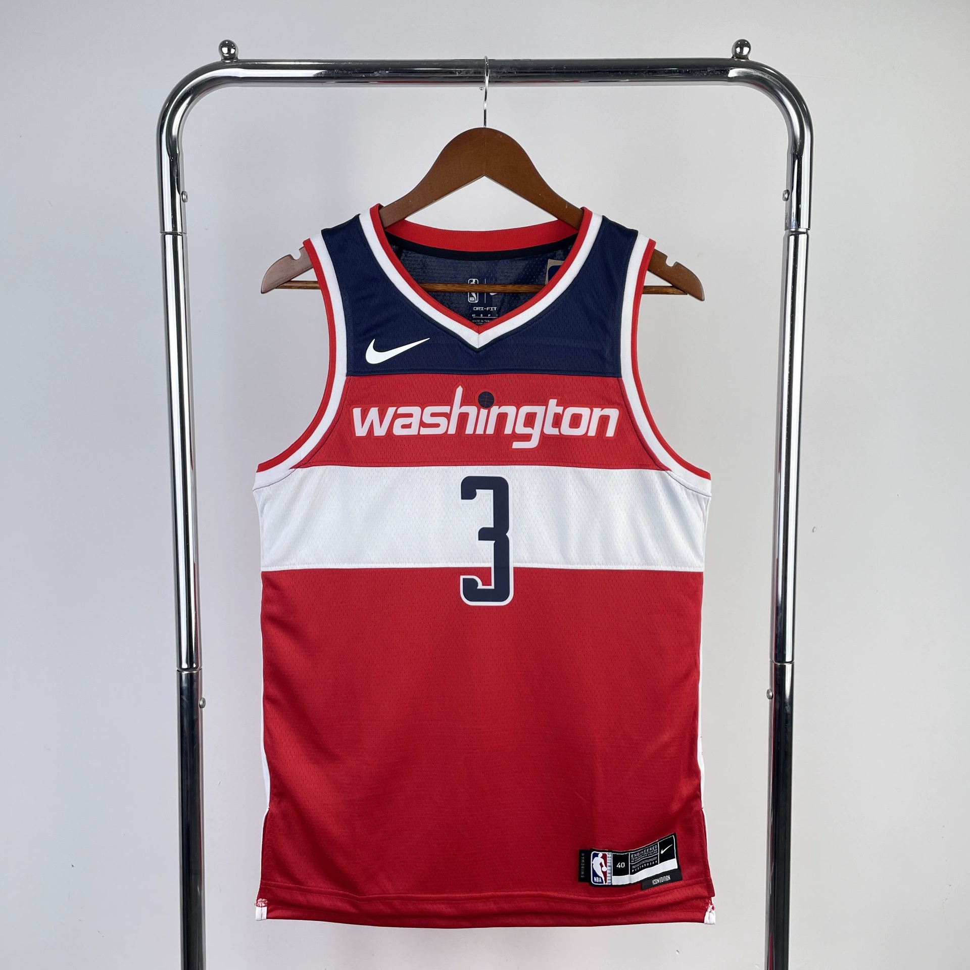 Двадцать четвертый сезон Wizards City Edition № 33 Кармa Kuzma № 13 Poole № 8 Avdija 4 Джерси Вестброк