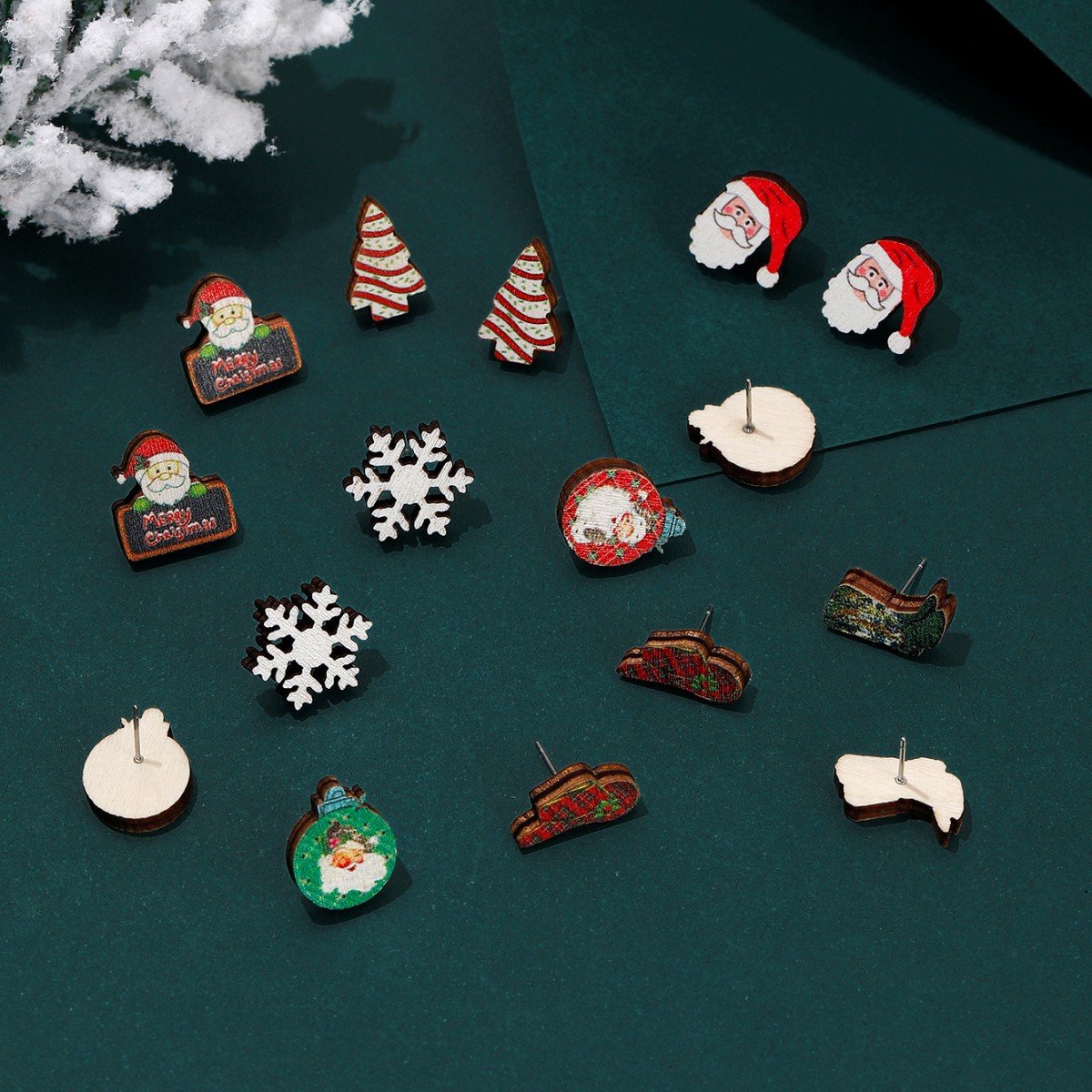 1 Pair Cute Christmas Hat Santa Claus Snowflake Wood Ear Studs display picture 1