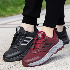 A pair of new spring elderly shoes with a mesh upper for men and women, breathable and comfortable, anti-slip dad shoes and mom shoes.