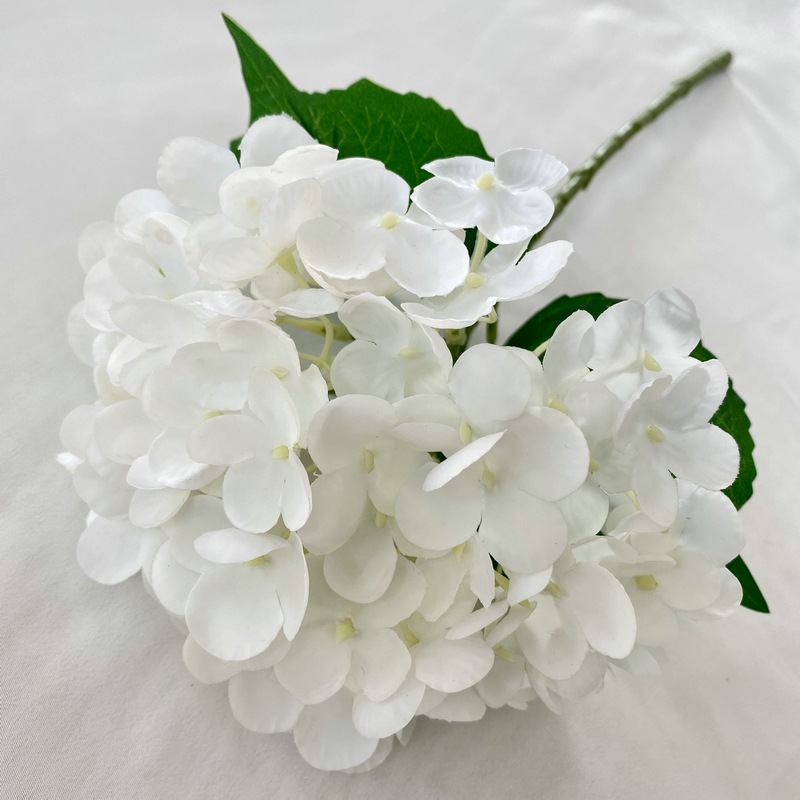 手触り婉曲約72枚のアジサイの家庭装飾花芸結婚祝いに偽花の手触りソフトゴムを配置してアジサイの花をシミュレーションした|undefined