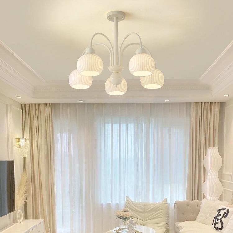 Lámpara de araña de estilo francés para sala de estar, moderna, sencilla, de internet, para dormitorio, creativa, pequeña, fresca, para restaurante