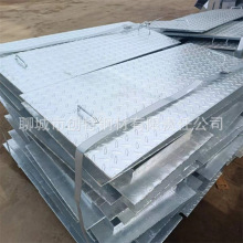 钢板加工地沟盖板 花纹沟盖板 焊接角钢沟盖板 5mm 6mm镀锌钢盖板