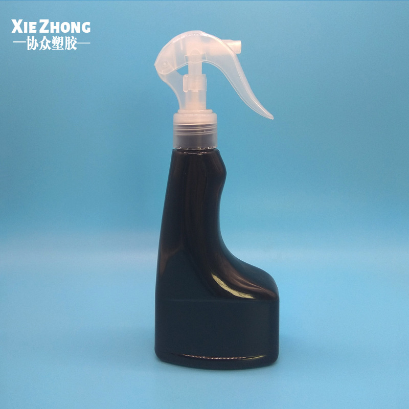 厂家供应230MLPVC喷枪瓶 加厚黑色汽车清洗剂瓶 PVC瓶子喷壶批发