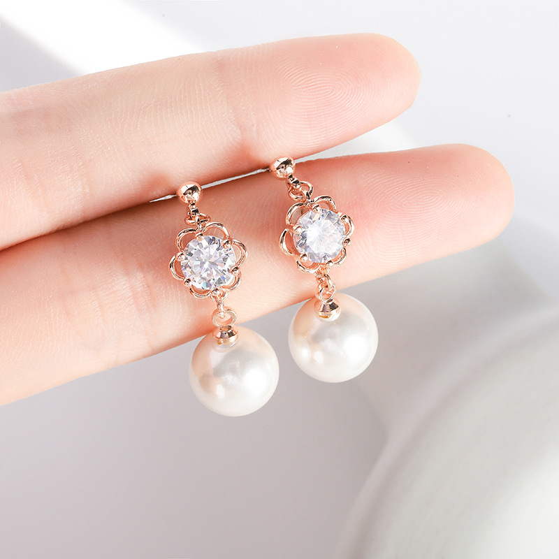 Earrings from pearl