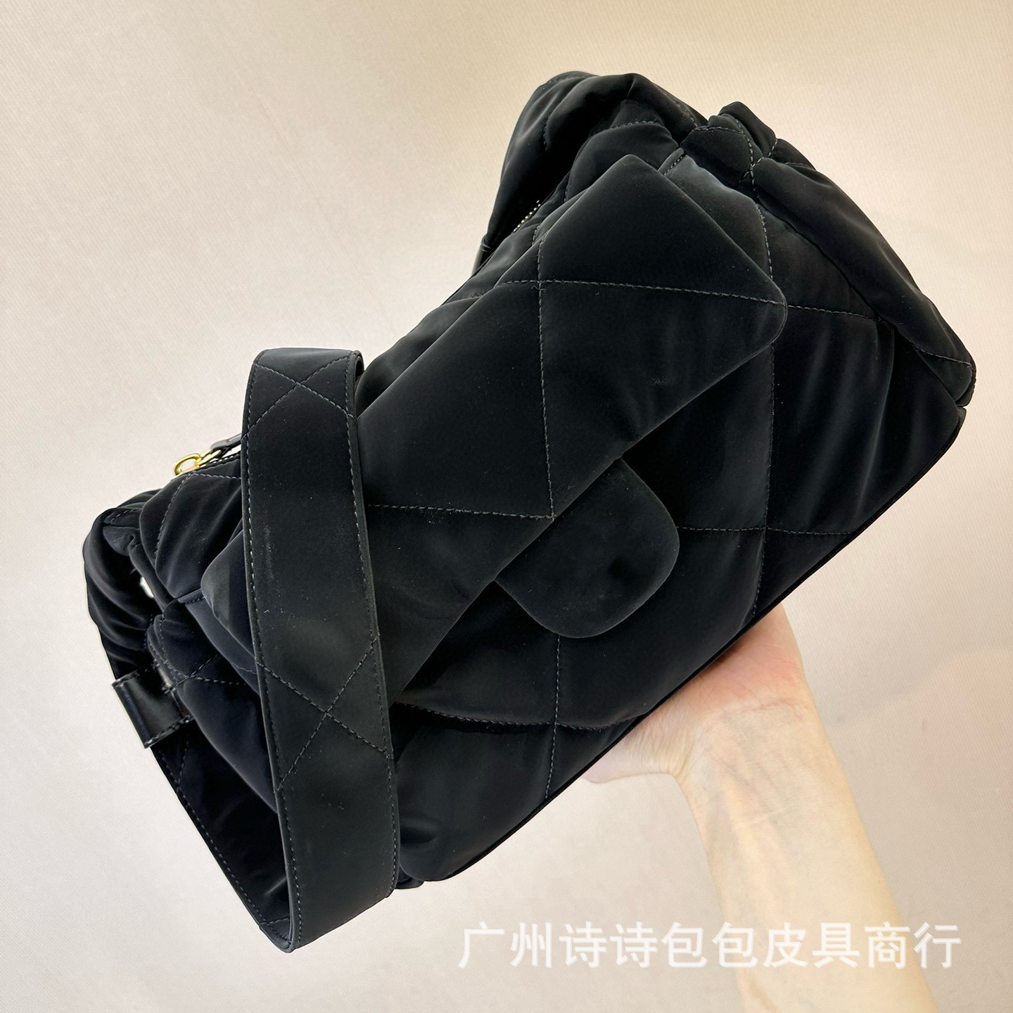 原厂皮2024N秋冬新款滑雪系列尼龙单肩包保龄球hobo腋下包大容量