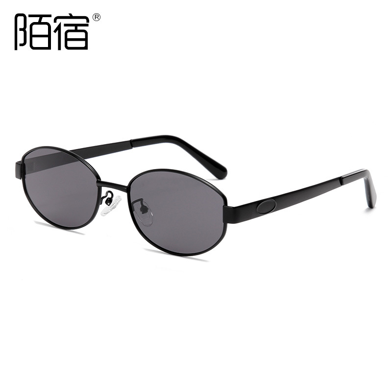 c1 검정색 프레임 검정색 및 회색 필름