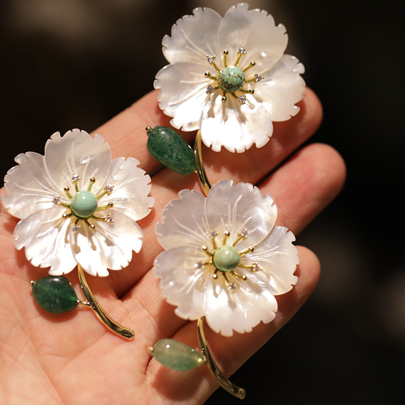 Boshin Cloud High-End Natural Mother-Of-Pearl Amethyst Peach Blossom Brooch Imperial Stone Elegant Coat Lapel Pin