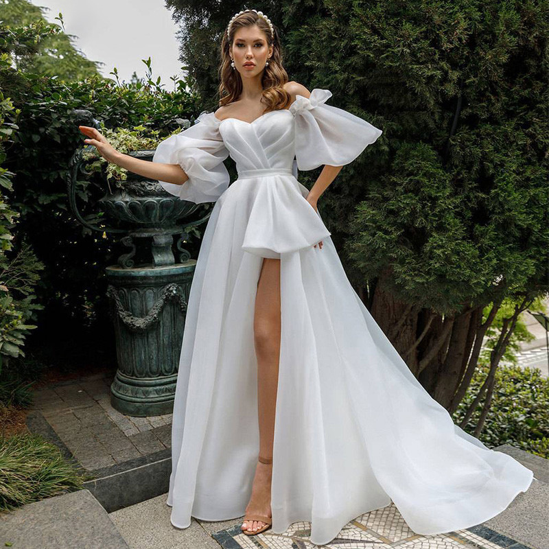 One-Shoulder Light Wedding Dress 2026 New Style Bridal Main Gown Satin Veil with a Small Train, Super Fairy-Like for Travel Photography