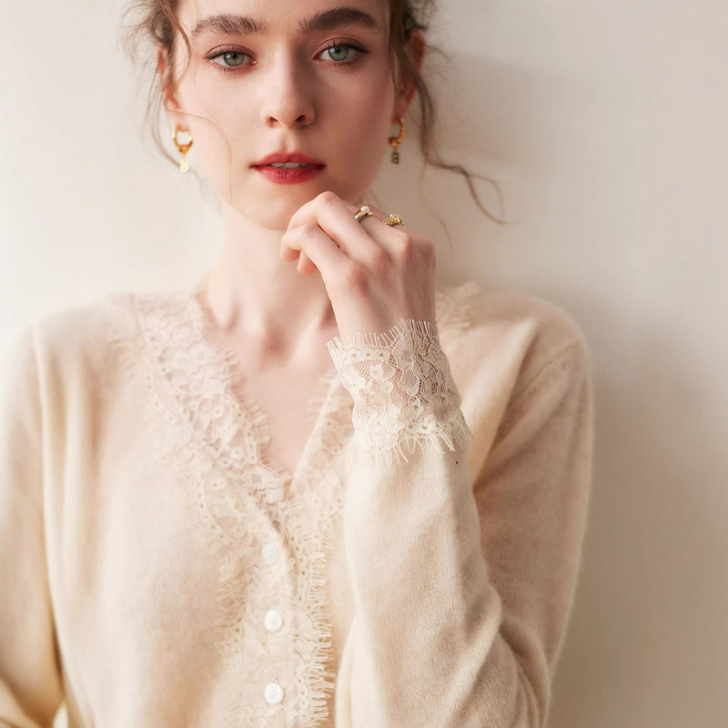 Misty Haze Water-Soluble Lace Cashmere Cardigan for Women V-Neck Skin-Friendly Cashmere Loose Plus-Size Knitted Base Shirt