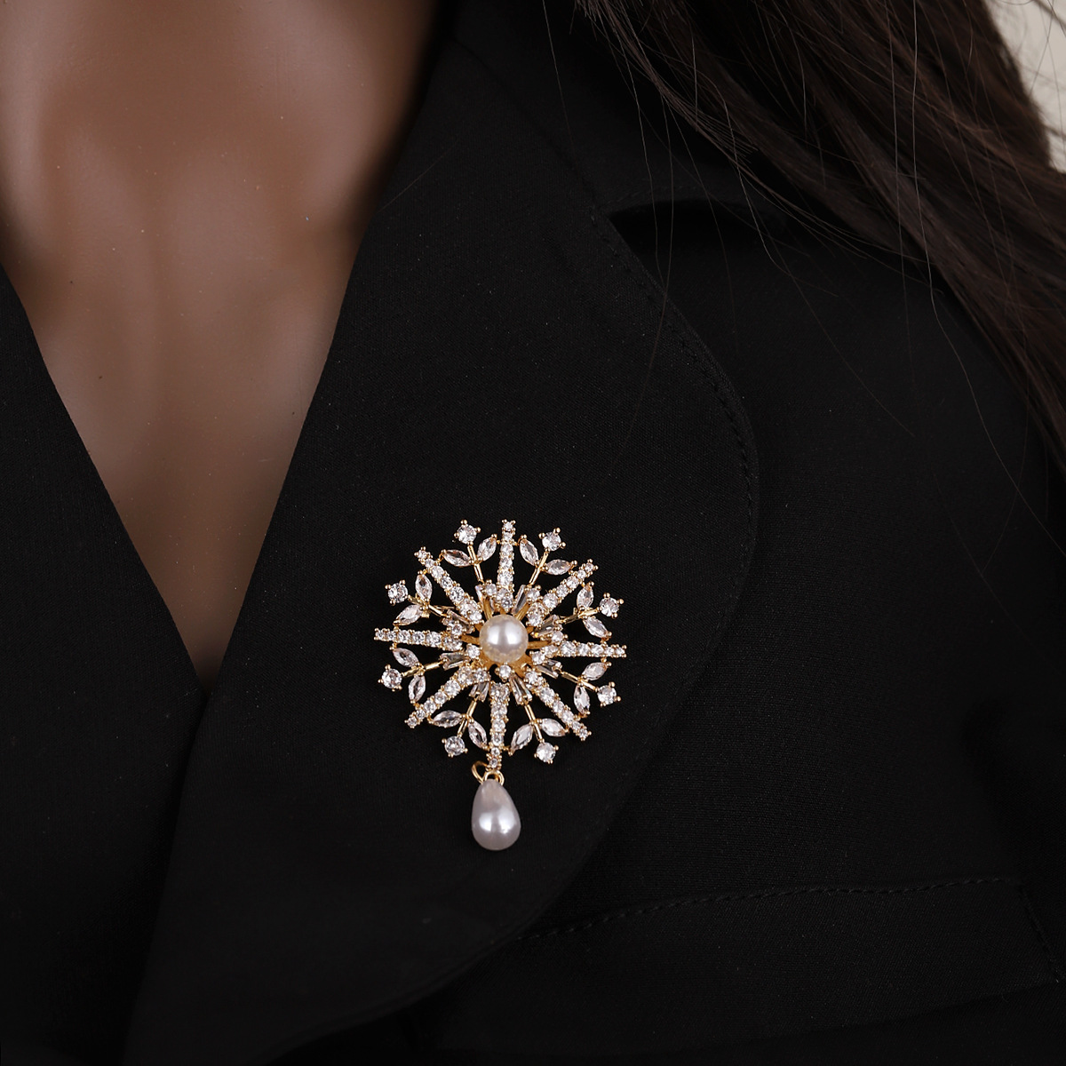 Copo de nieve Broche Pin accesorios al por mayor de Cristal de La Perla broche de cobre multiusos cardigan personalidad temperamento retro ramillete