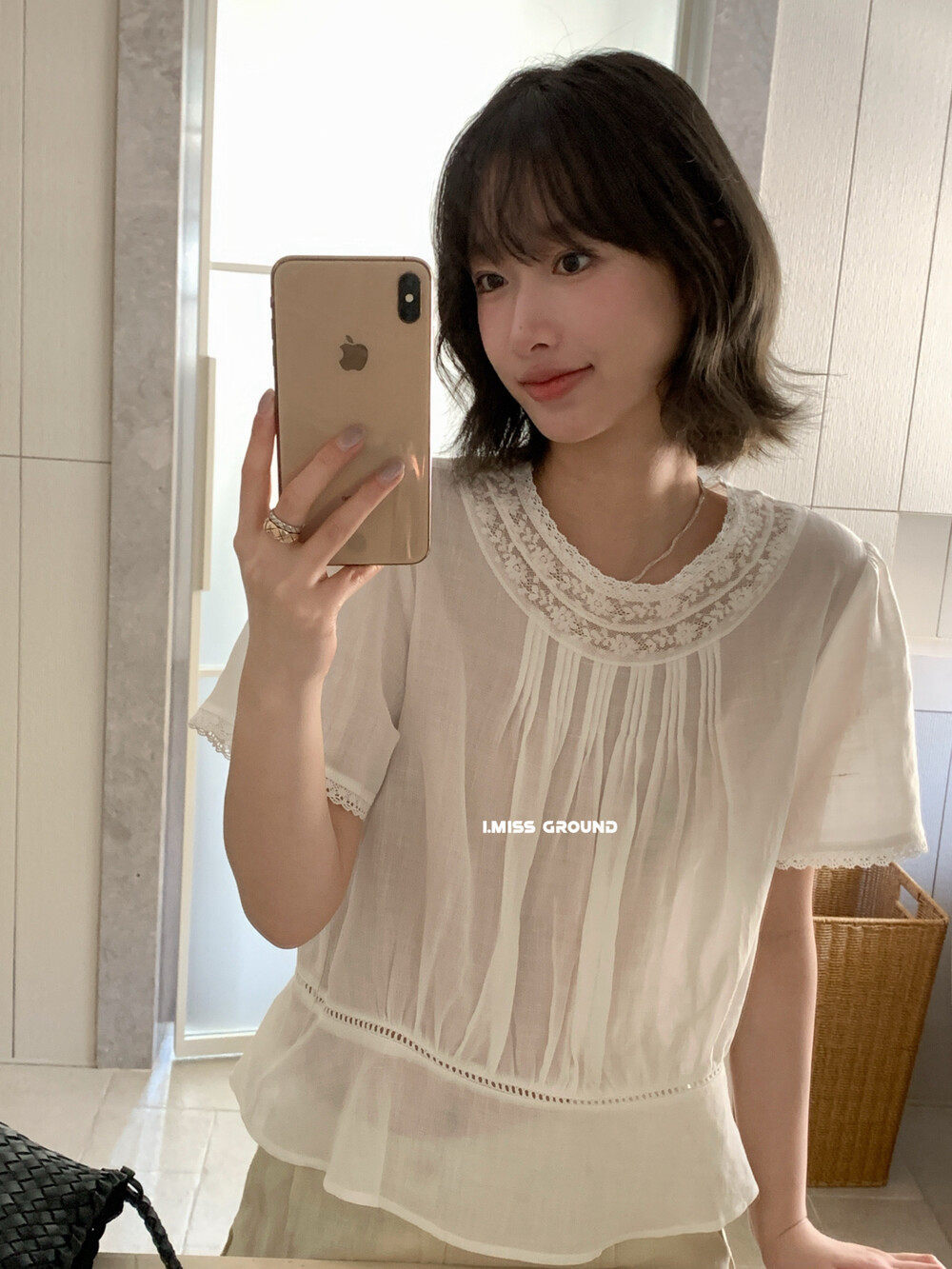 Áo sơ mi nữ tay ngắn phối ren cổ điển chất liệu tơ tằm linen — trắng ngà chi tiết 29