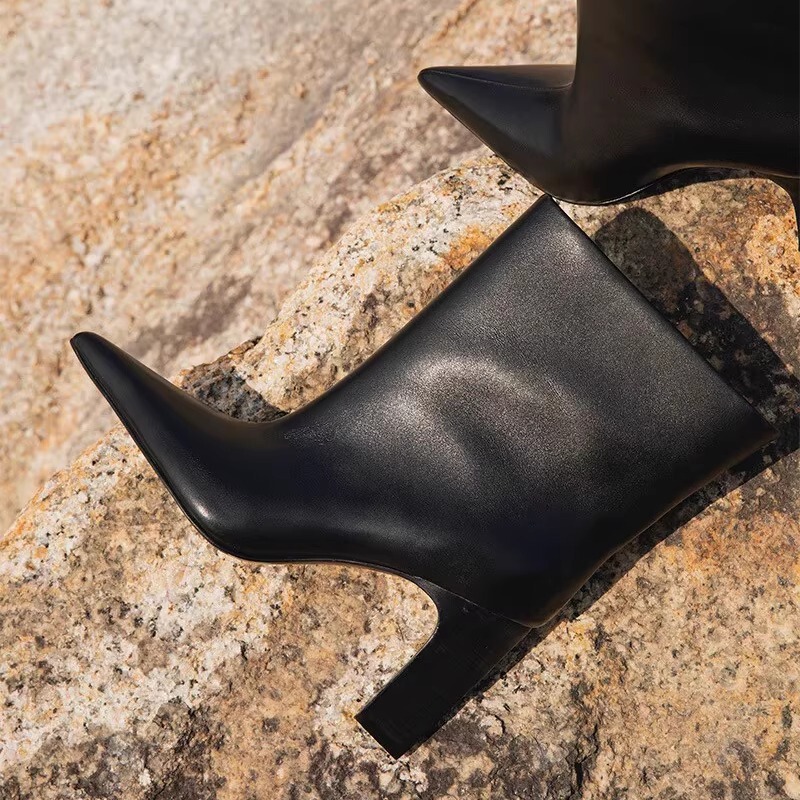 Cowhide Version ~ New Autumn and Winter Style Simple Pointed Toe Thick High Heels Loose Sleeve Boots Fashionable Elegant Versatile Short Boots for Women