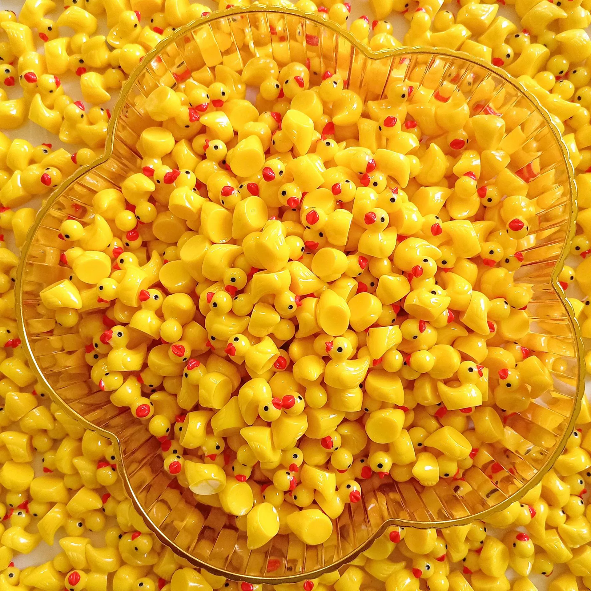 Оптовые аксессуары из смолы: объемная миниатюрная фигурка желтой уточки, детская игрушка, модель для рукоделия, украшение, сувенир