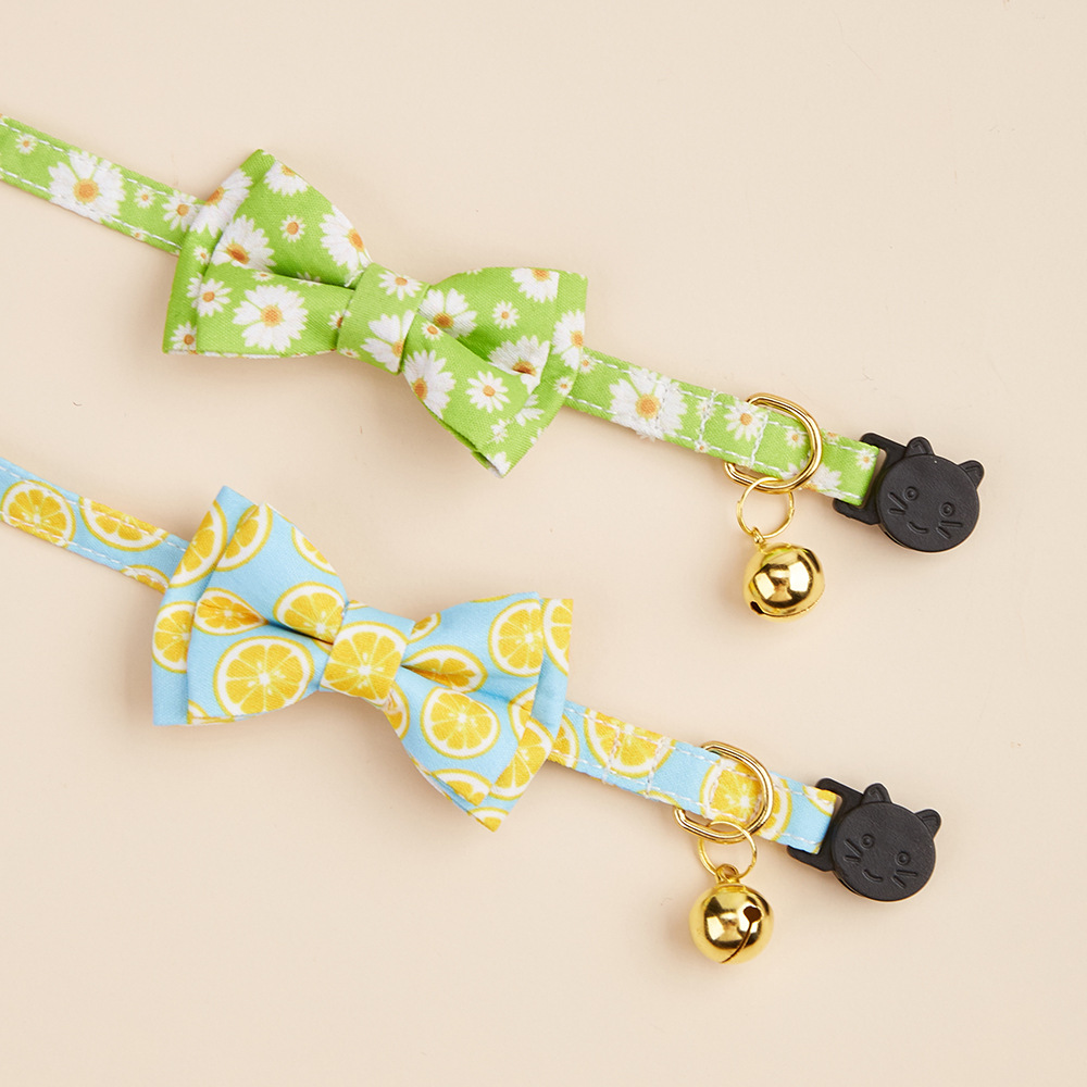 Fabricante de liquidación de bajo precio spot transfronterizo mascota collar gatos campanas doradas collar de corbata gatos