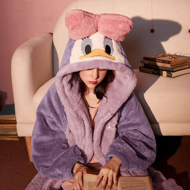 Donald Duck Daisy Pajamas Women's Autumn and Winter Coral Fleece Long Thickened fleece-lined Outer Wearing Cute Cartoon Nightgown suit