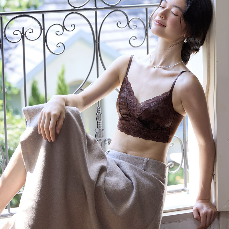 25秋冬丝绒立体蕾丝款V领吊带美背蚕丝润肤内衣一体固定杯设计款|undefined