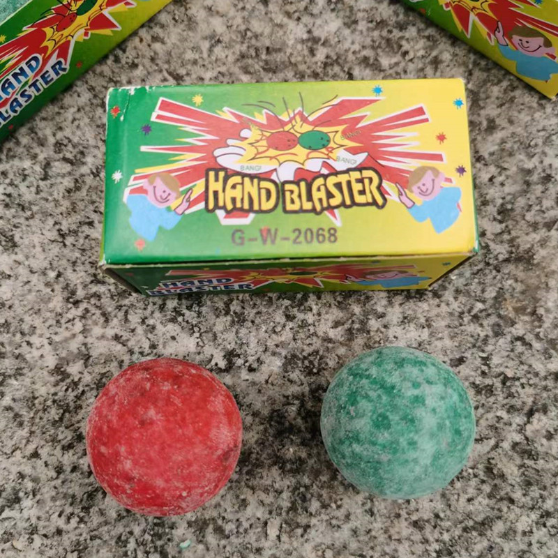 Firestone 80 s 90s nostalgic toy Thunder ball red and green pair Bumper Ball crash childhood memory 80 s nostalgic