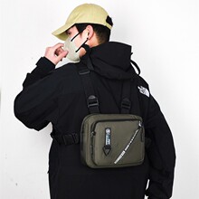 新潮便携胸包男士时尚休闲单肩斜挎包外贸批发大容量多口袋马甲包