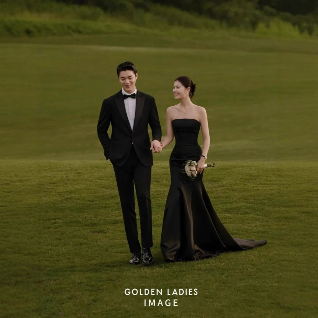 Photo Studio Theme New Black Forest Style Tube Top Satin Dress Retro Elegant Hepburn Style French Photography Wedding Dress