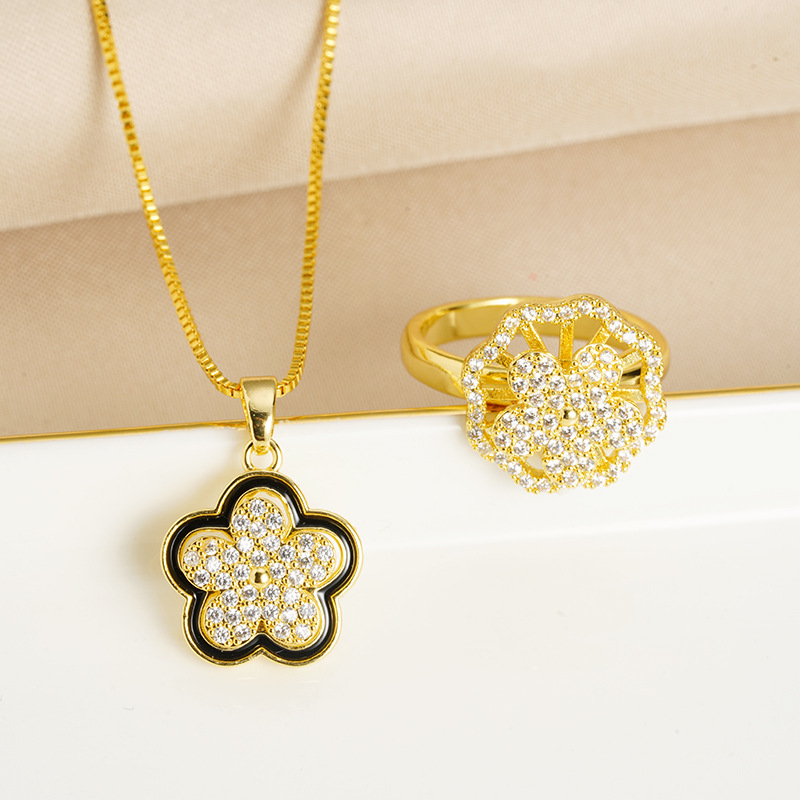 Sand Gold Collar simple de flores de lujo ligero nicho anillo de estilo rojo en línea universal fuente de joyería fresca