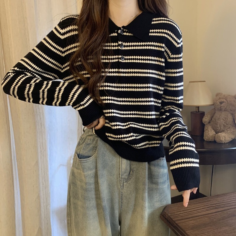 Plus-size striped polo-neck sweater, knitted top for women, autumn/winter collection, designed to cover the stomach and create a slimming effect, long-sleeved t-shirt