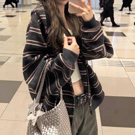 韩系甜甜圈风美式复古条纹卫衣设计感小众温柔舒适连帽外套开衫女