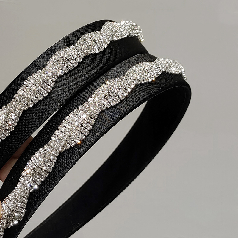 Korean headdress fake earrings diamond shiny twist temperament tassel black bow headbandpicture6