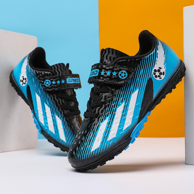 Cross-border children's soccer shoes, low-top leather cleats for boys and girls, suitable for artificial turf, for playing, training, and sports