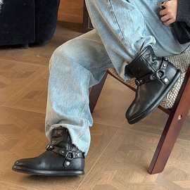 现货秒发复古铆钉皮带扣机车小短靴百搭保暖加绒雪地靴女平底棉靴