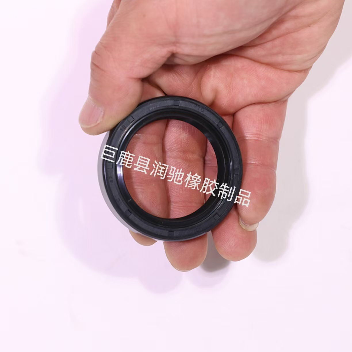 厂家供应轴用密封TC42*58*10丁腈橡胶油封